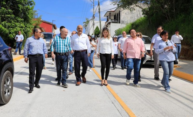 Entrega Ayuntamiento obra vial en el fraccionamiento Valle Rubí Ánimas