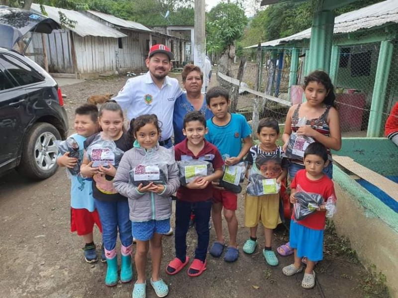 DESTINAN RECURSOS MUNICIPALES PARA ESTUDIANTES DE JUCHIQUE DE FERRER, VER.