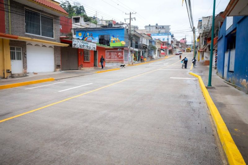 Entrega Ayuntamiento obra de rehabilitación en la avenida Ébano