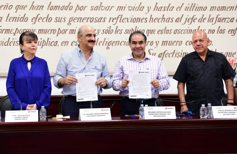 Firma Ricardo Ahued Condiciones Generales de Trabajo en beneficio de cerca de 2 mil 600 empleados municipales